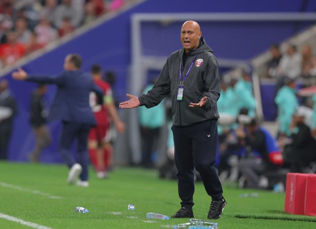 1705946136245013107.jpg 华体会app下载-卡塔尔主帅:相信球员可以做得更好 目标是冠军