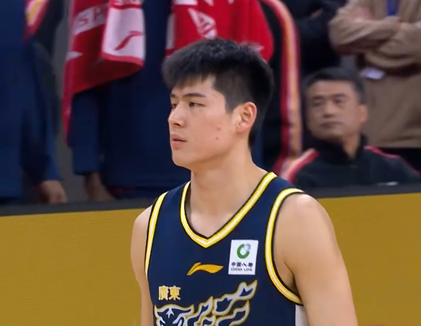 华体会数据中心-不是胡明轩，也不是徐杰！广东队输40分，有一人要负主要责任