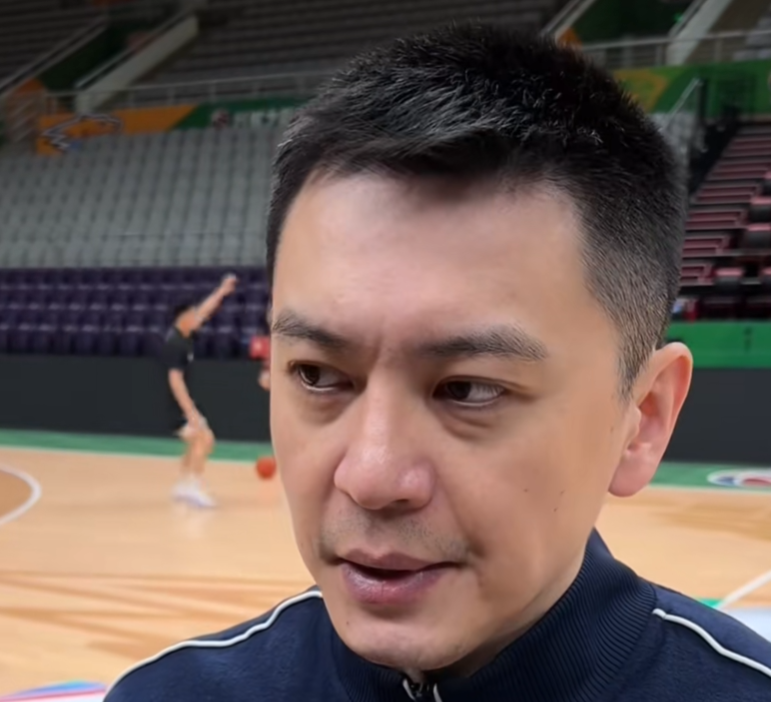 备战青岛!赵继伟开启合练但缺席今晚比赛,杨鸣展望对手给足认可