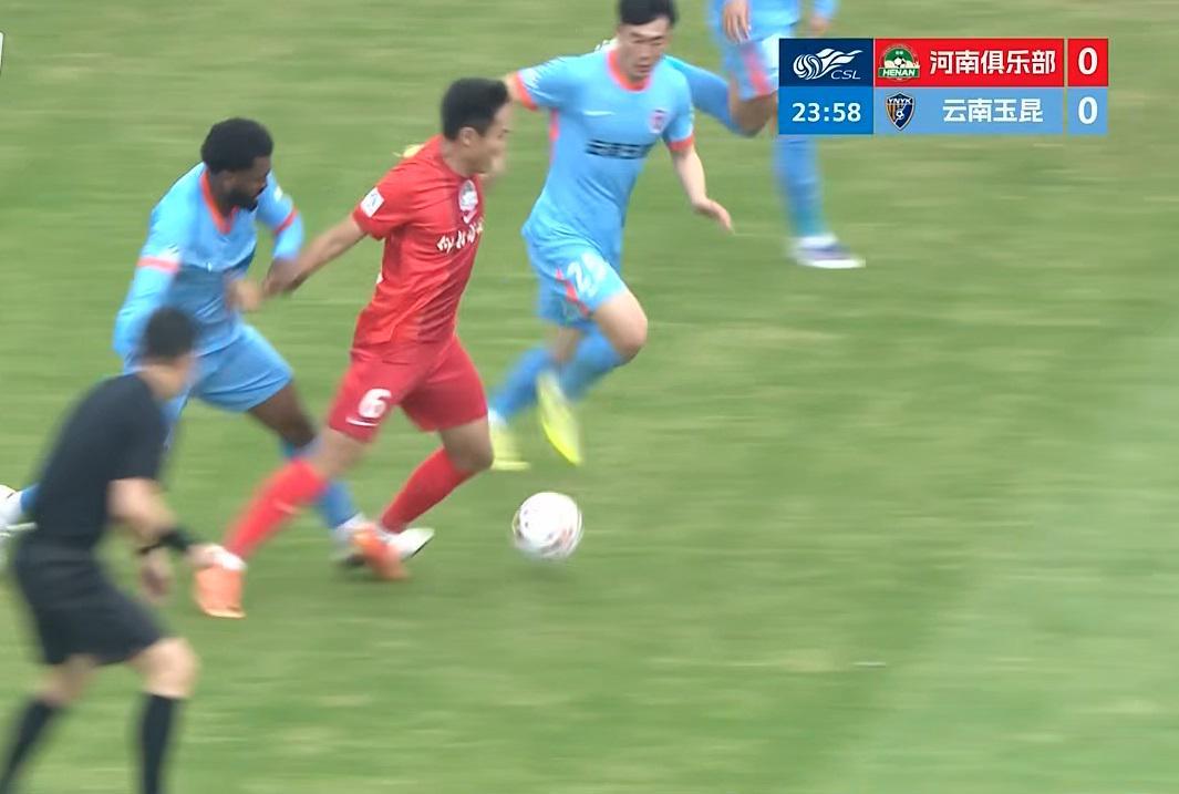 华体会官方入口-河南锋无力隐现？5次得分机会浪费4次，姆布拉中超首球仍差强人意