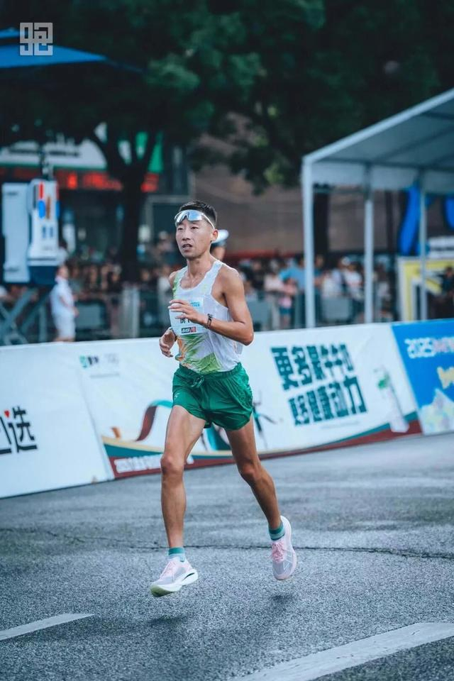 华体会数据中心-房博的213怎样炼成?|跑步|全马|青岛马拉松|训练|高原_新浪体育_新浪新闻