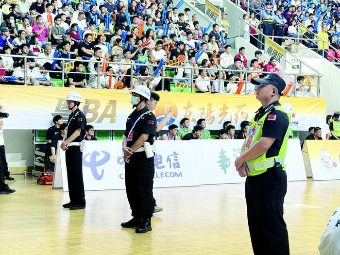 掌声不为胜负喝彩皆因友谊|西江日报|肇庆|刘春|啦啦队|西江_新浪体育_新浪新闻